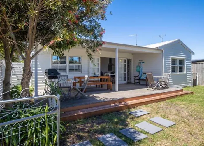 Sorrento Beach Cottages No.1 - In The Heart Of Sorrento